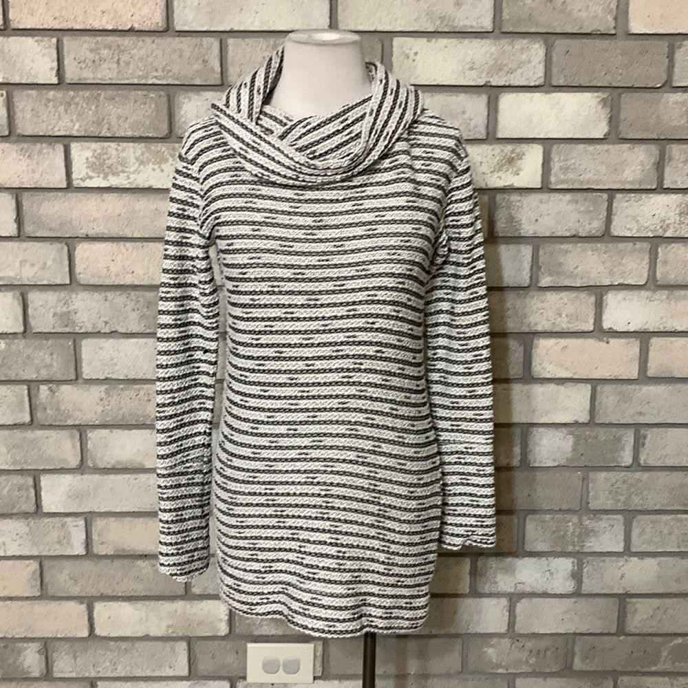 3for$20 sweater xs